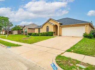 1028 Cedar Ridge Ln, Burleson, TX 76028