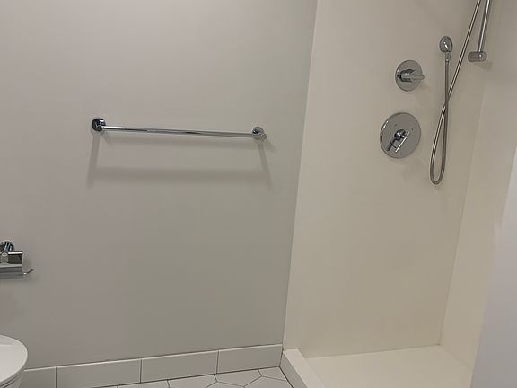 4th image of 50-55 Hood Park Dr #327