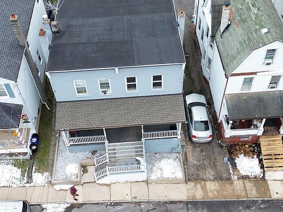 3rd image of 209-211 Andover St