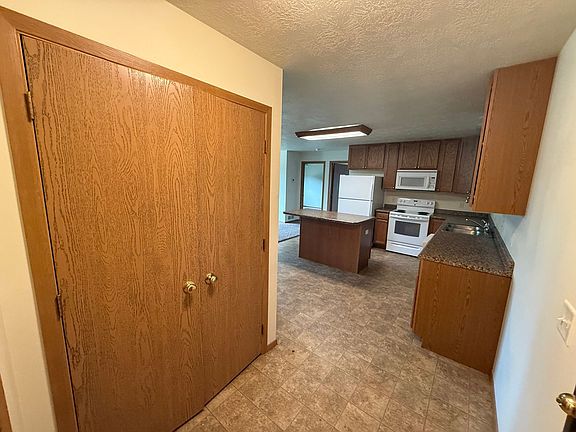 4th image of 15 11th St NE #35