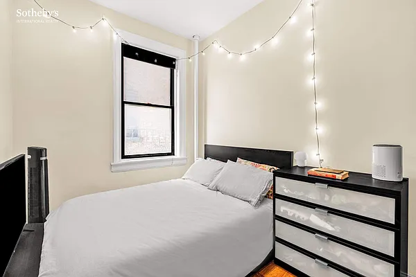 Sold by Sotheby's International Realty | media 4