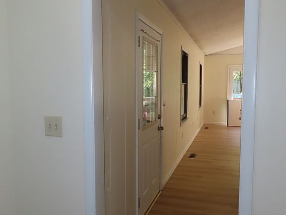 4th image of 19 Pinehurst Rd
