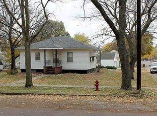 601 E Iowa Ave, George, IA 51237