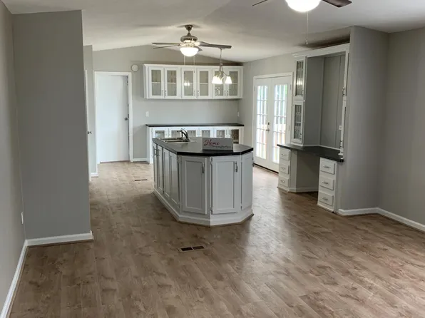 200 Raider Ln, Lumberton, TX