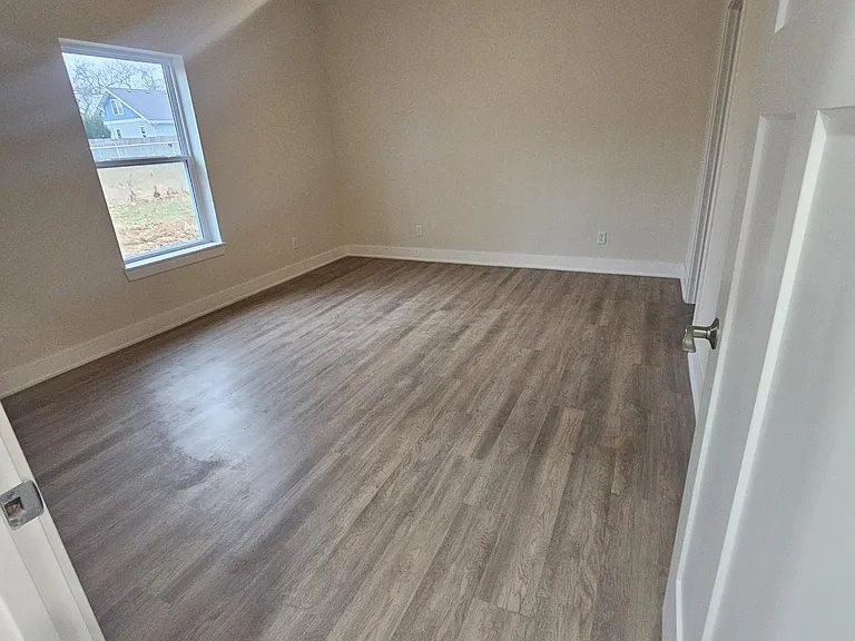 1105 Emerald Cv — Photo 6