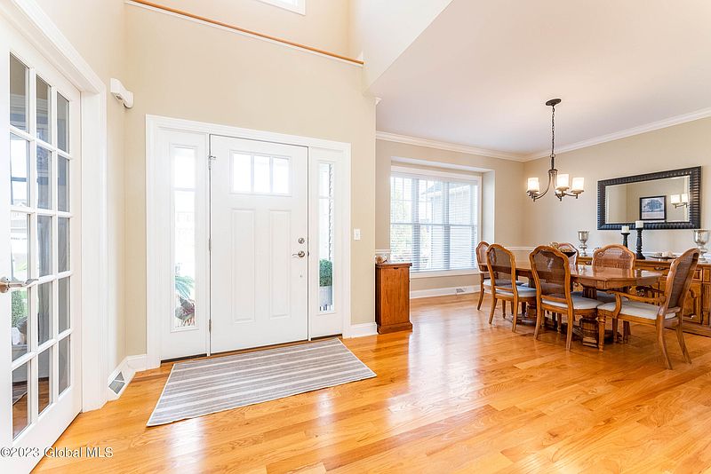 4th image of 35 Charterpoint Road
