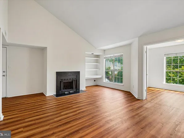 12161 Penderview Ter APT 935, Fairfax, VA 22033