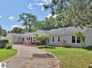 1007 W Cheesman Rd, Saint Louis, MI 48880