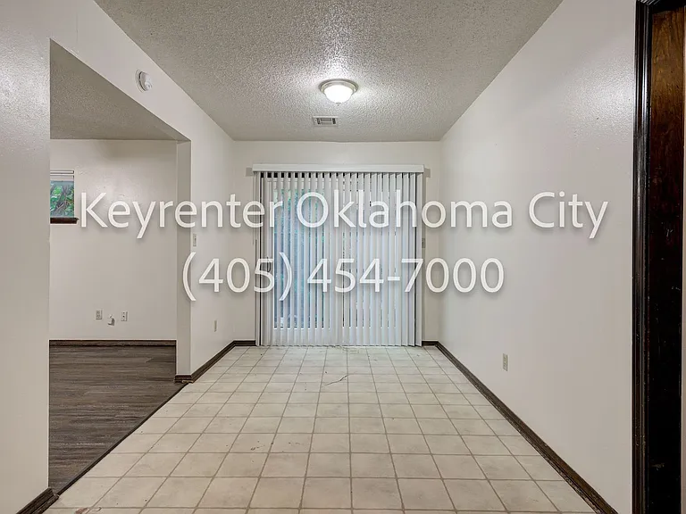 920 SW 97th St Duplex — Photo 15