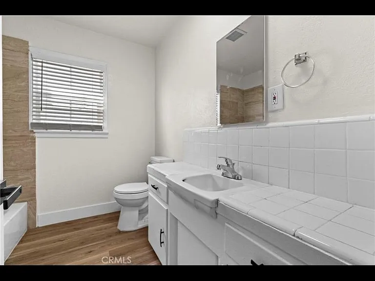 4011 E Elizabeth St — Photo 9