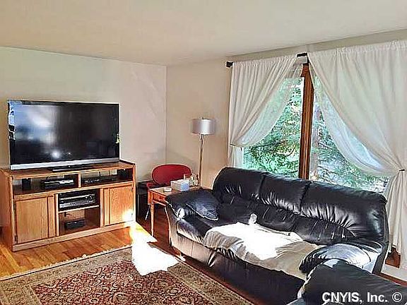 3rd image of 106 McClennan Dr