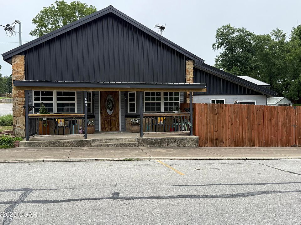 1st image of 403 S Main St