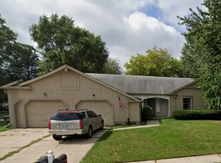 2928 Stoneleigh Dr #2928, Lansing, MI 48910