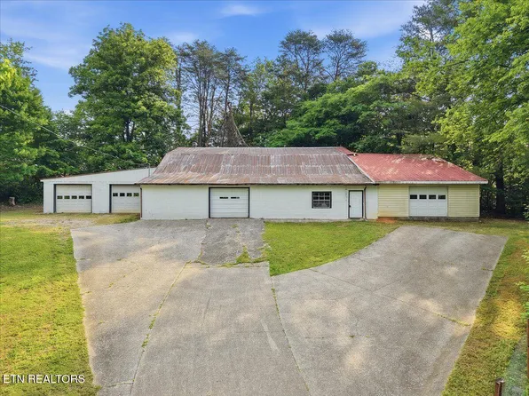 2633 Harriman Hwy, Harriman, TN 37748
