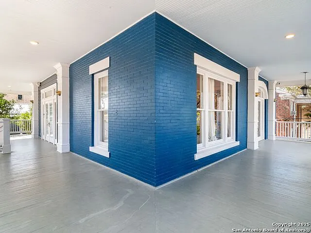 702 W French Pl — Photo 7