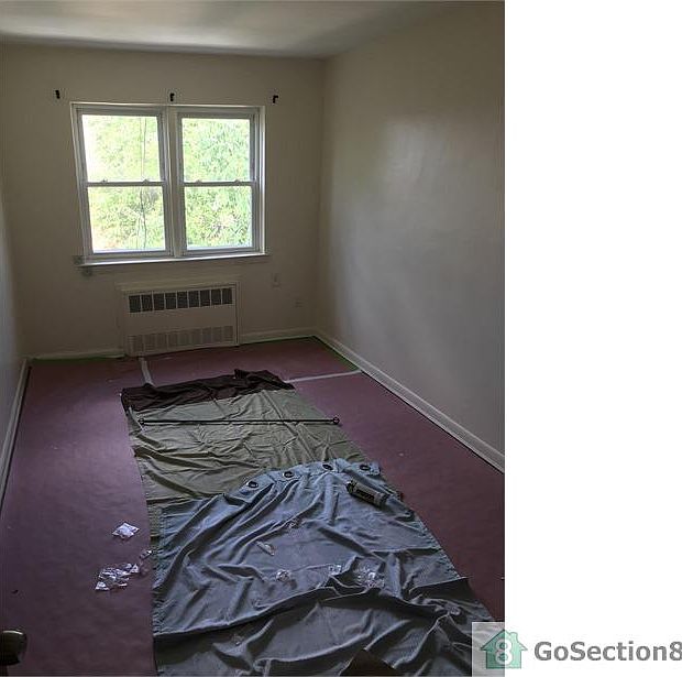 1st image of 916 E 98th St
