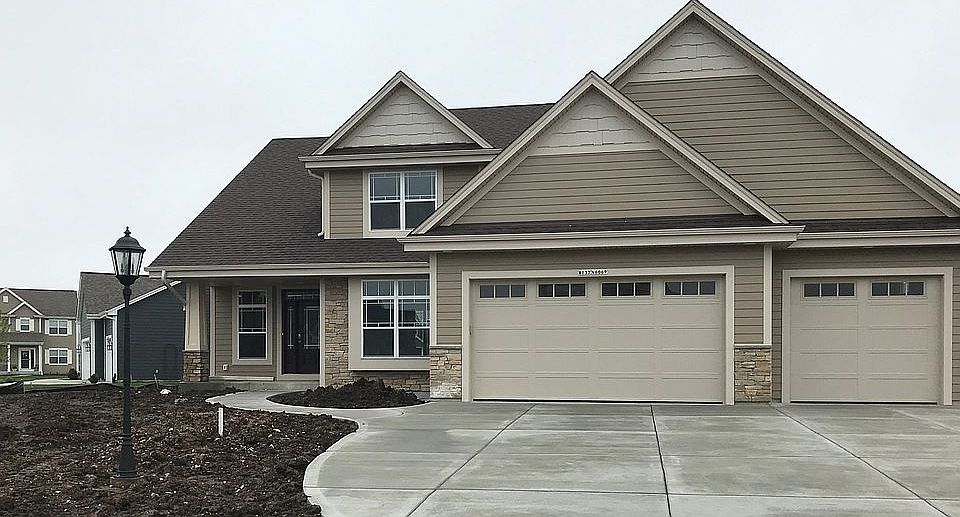 1st image of W137N6069 Weyerhaven Ct