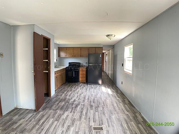 4th image of 3325 Wesler Dr #9