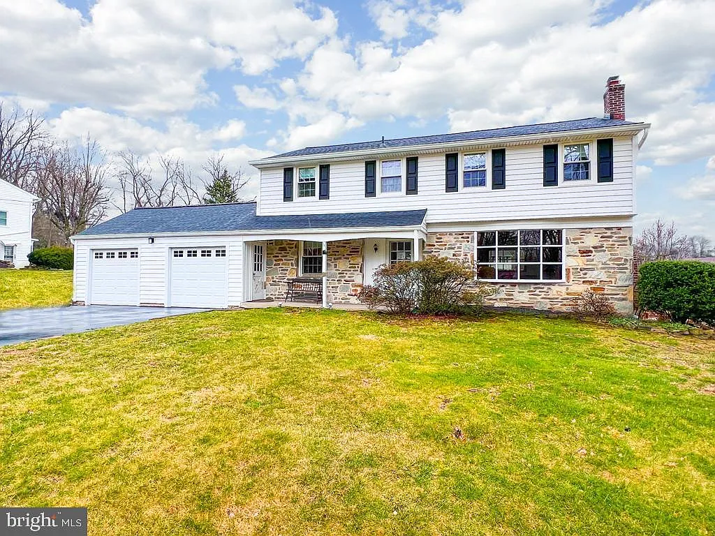 361 Fairhill Dr photo 1