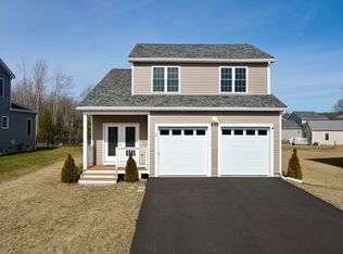 18 Candlelight Ln, Bellingham, MA 02019