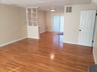 8 Hallview Ct, Baltimore, MD 21236