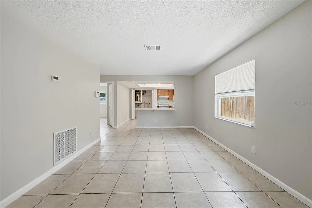 2 bed, 1.0 bath, 850 sqft, $1,700 — Photo 3