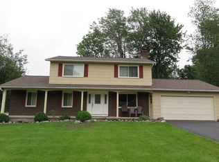 63 Red Leaf Dr, Rochester, NY 14624