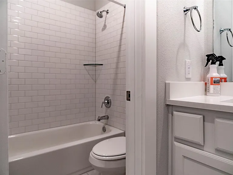 6526 Bramble Cove Ln — Photo 34