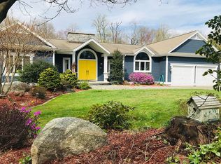 20 Windmill Ln, Trumbull, CT 06611