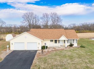 6104 Hartford Dr, Pekin, IL