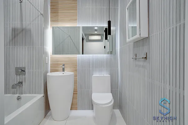 Rented by Skyhigh Realty NYC LLC | media 5