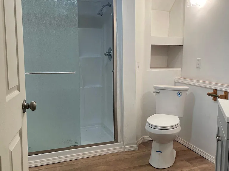 375 Allyn St — Photo 23