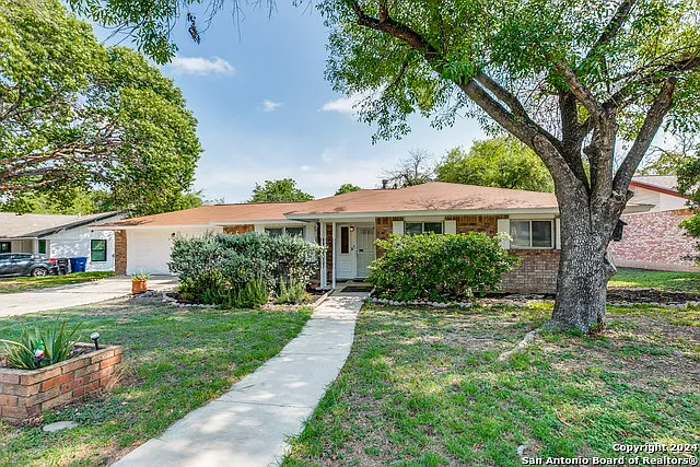 123 Stardream Dr — Photo 1