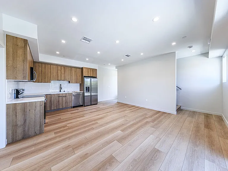 Rare Brand New Luxury Townhomes in Trendy Highland Park — Photo 39