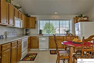 4th image of 6423 S 164th Ave