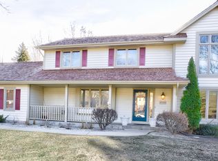 W237N3390 Five Fields Rd, Pewaukee, WI 53072