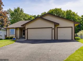 4943 Heather Ridge Rd N, Oakdale, MN 55128