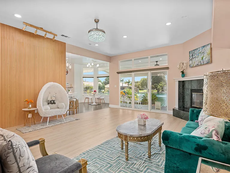 8301 Waterfield Dr — Photo 15