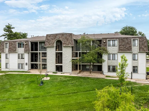 Bristol Pointe Apartments