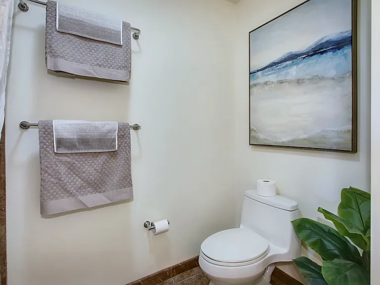 1818 L St #515 — Photo 31
