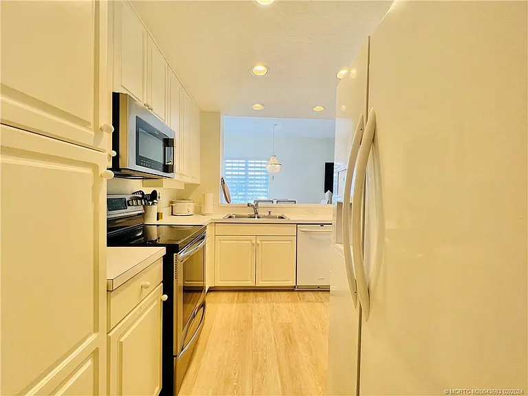 411 NE Plantation Rd #526 — Photo 12