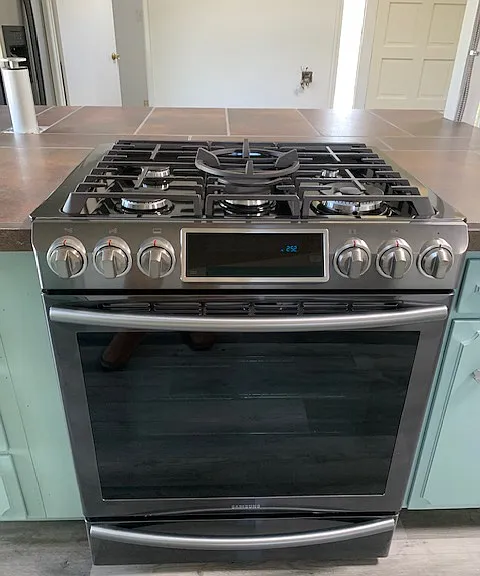 Gas Stove & Oven