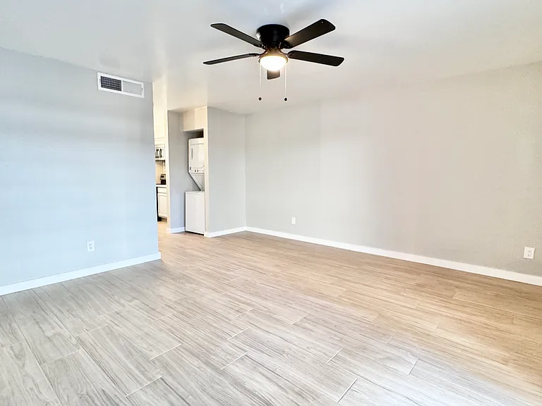 45 Lexington — Photo 14