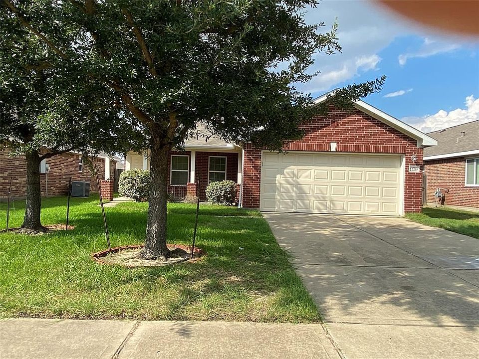 1st image of 22210 Oceanic Dr