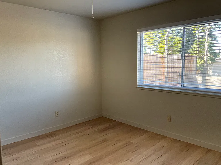 7326 Salazar Dr — Photo 12