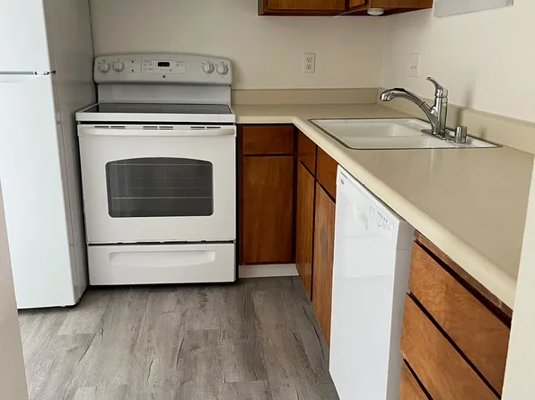 1019 Civic Center Dr #D, Rohnert Park, CA 94928
