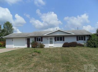 602 Aspen Dr, Wapello, IA 52653