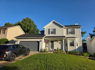 35 Edgewood Ct, Bloomington, IL 61701