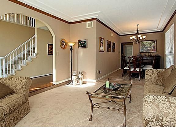 4th image of 4301 Lauren Way