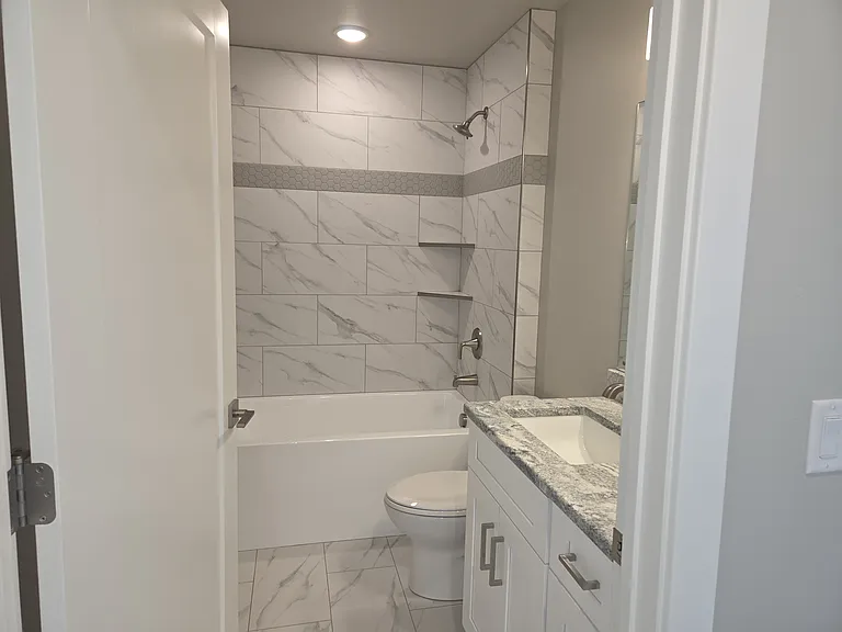 985 W Cheney Dr — Photo 7